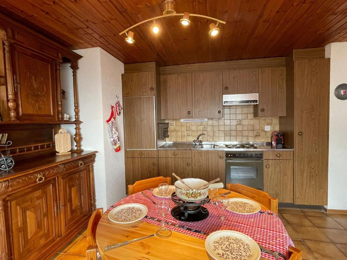 Gemuetliche Wohnung Mit Traumaussicht! Albinen エクステリア 写真