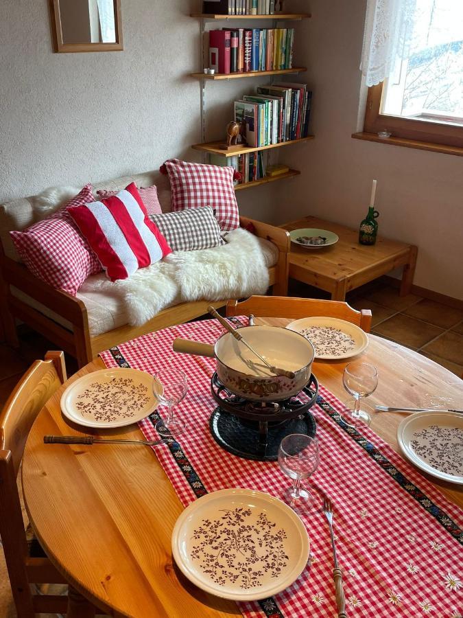 Gemuetliche Wohnung Mit Traumaussicht! Albinen エクステリア 写真